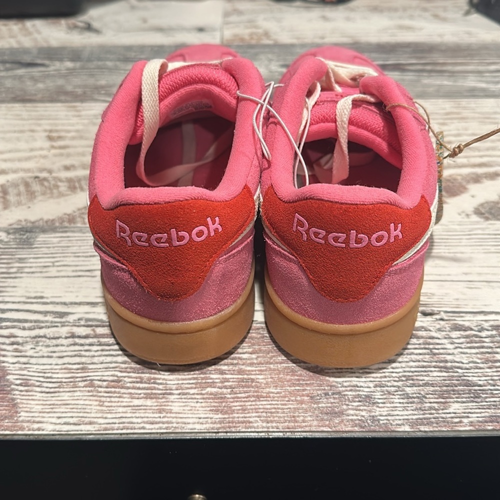 Reebok Forte Lounge women’s Pink and Red Sneakers SZ WNS 8 - Picture 3 of 5